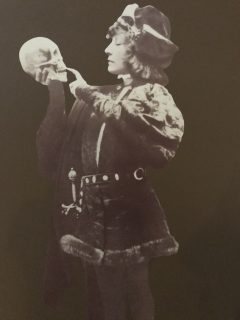 SarahBernhardt-B (as Hamlet)